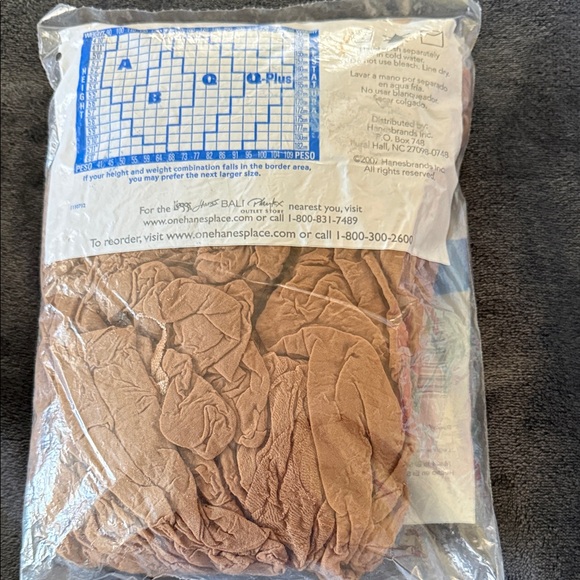 L’eggs Sheer Vitality Control Top Pantyhose - NEW *Color Suntan * Size  Q - Picture 2 of 2